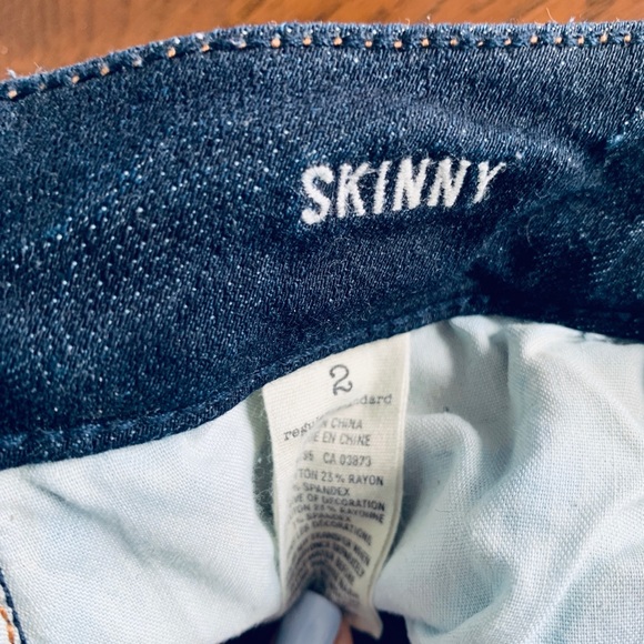 American Eagle Ripped Jeans - Skinny Size 2 - Picture 8 of 8